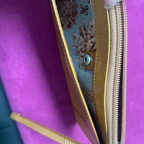 Like new, Hobo Wallet - Picture 3 of 4